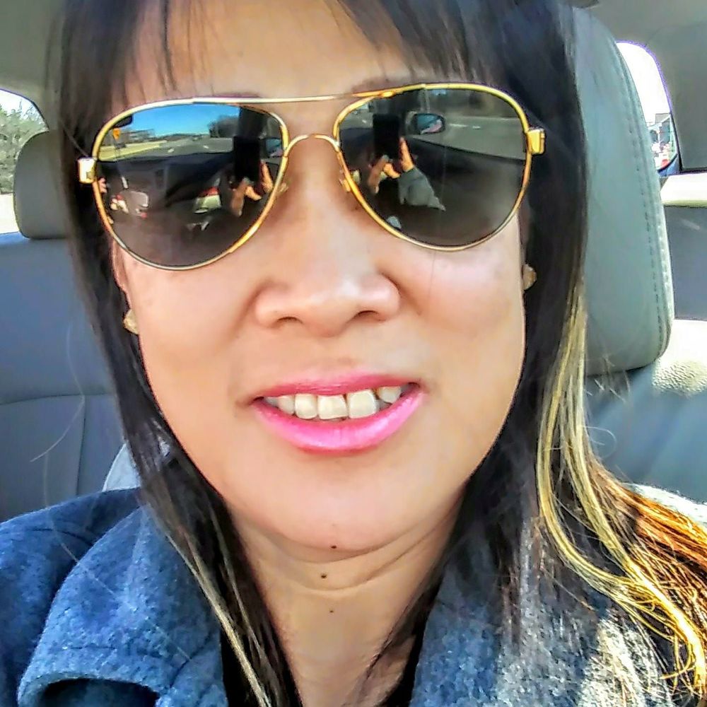 Meet your Posher, Leonor